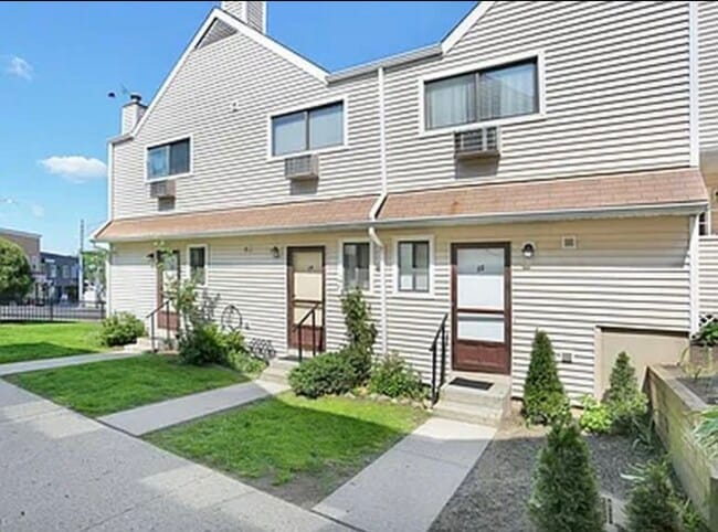 Building Photo - 15 Greenwich Ave Unit 23 Rental