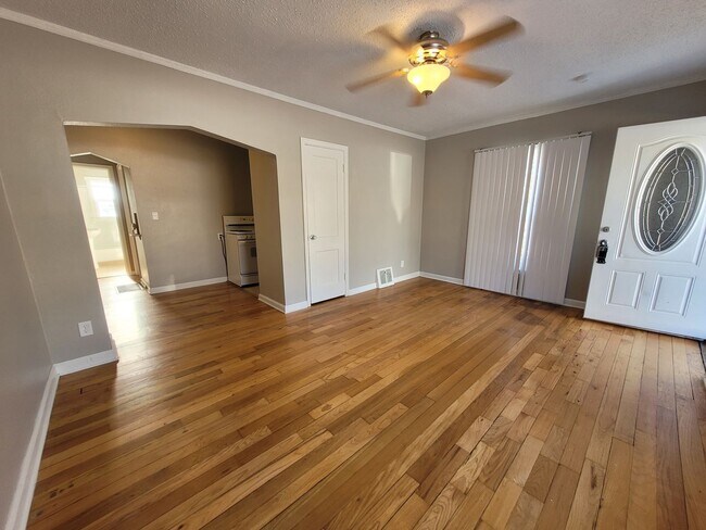 Photo - Great two bedroom duplex on Urbandale Avenue!