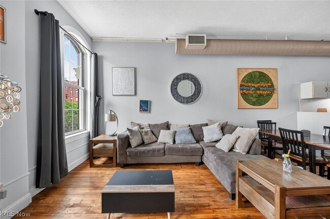 Photo - 408 W St Clair Ave Unit 319
