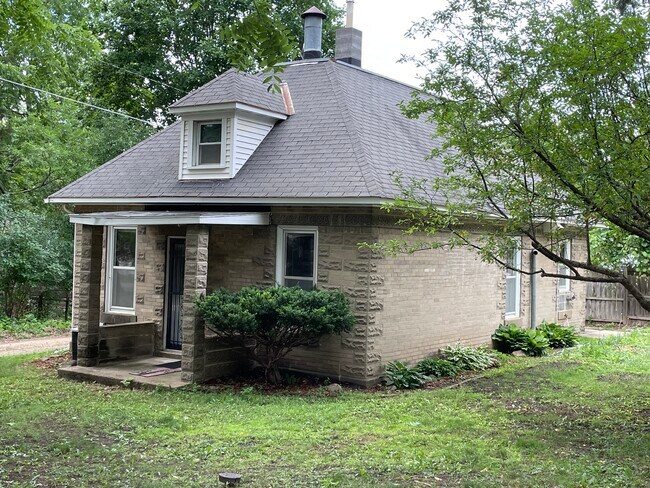 Photo - 230 E Pearl St House