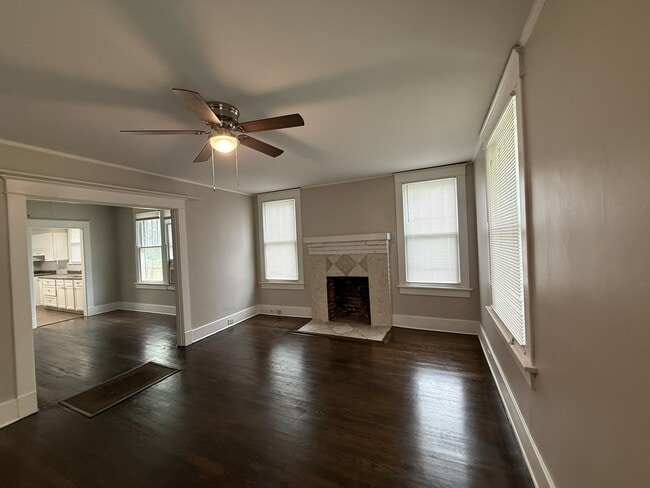 Photo - 3528 Bowen Ave