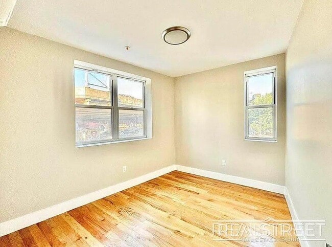 Photo - Super Sunny Gorgeous 2 Queen Size Bedroom in Prime Clinton Hill! Unit 2