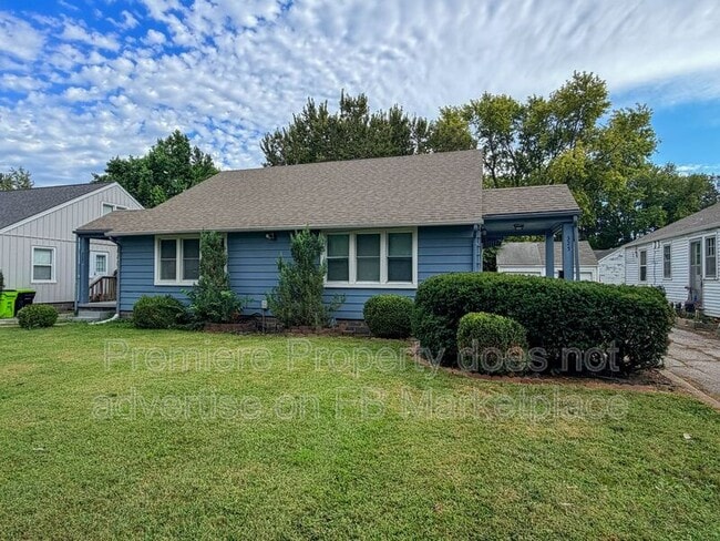 Photo - 325 E 28th Ave