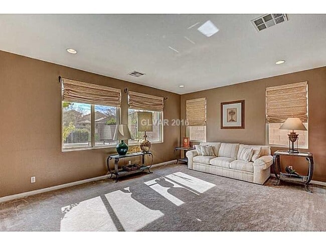 Photo - Stunning & Spacious Home with Park Views and Pool!