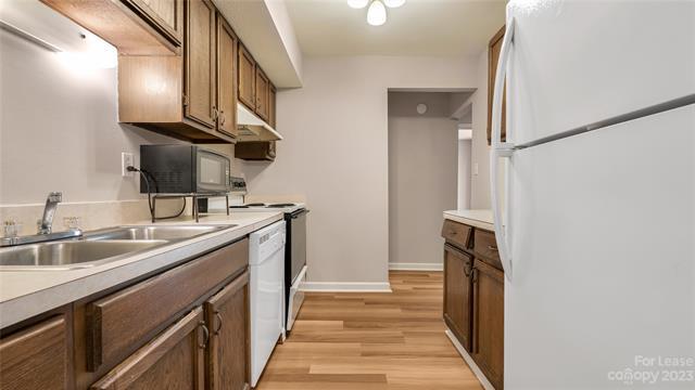 Photo - 6927 Stonington Ln