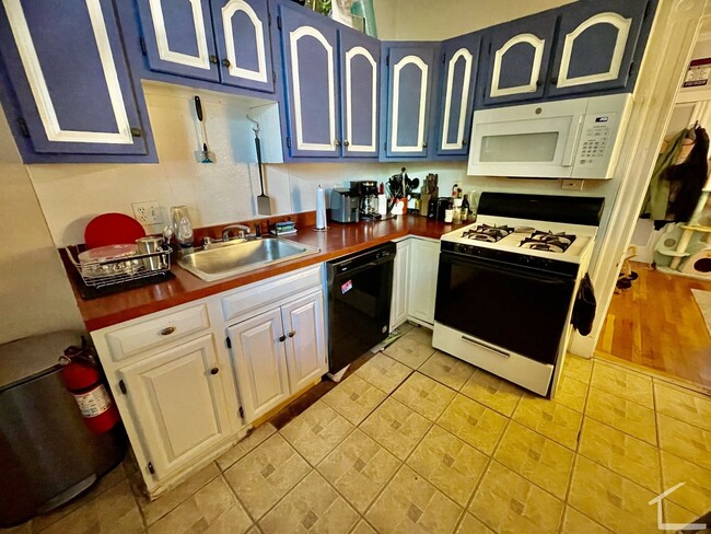 Photo - Awesome 3 bed 1 bath in Allston