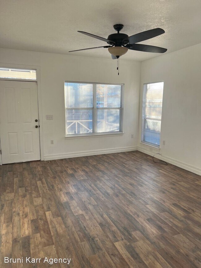 Photo - 4 br, 2 bath House - 1021 Edith Blvd. NE