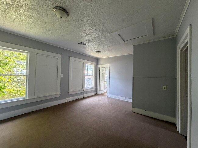 Building Photo - 2804 S Grand St