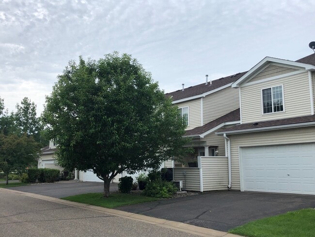 Photo - 1902 Aster Bay