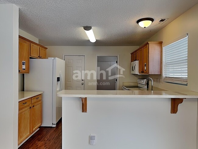 Photo - 5850 Mahogany Pl SW