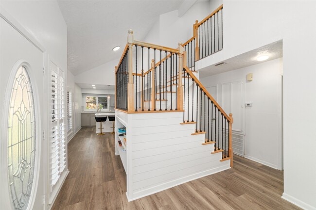 Photo - 717 Davis Rd