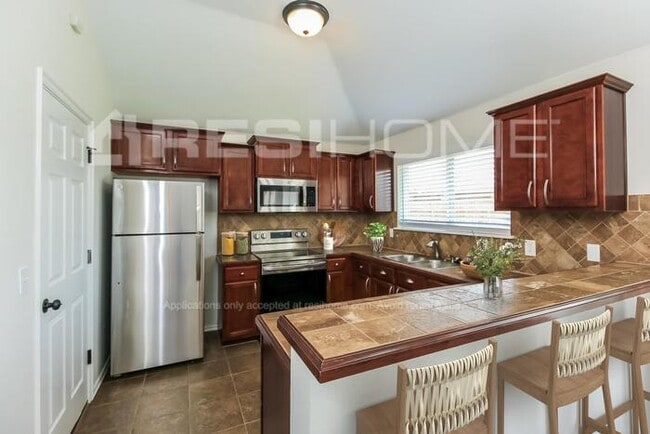 Photo - 441 Hidden Creek Way