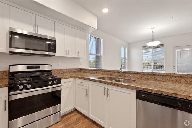 Building Photo - 184 N Prospect St Unit 305 Rental