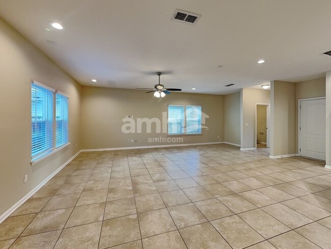 Photo - 332 Silver Glen Ave