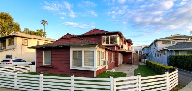 Photo - 5313 Radford Ave Unit 5313