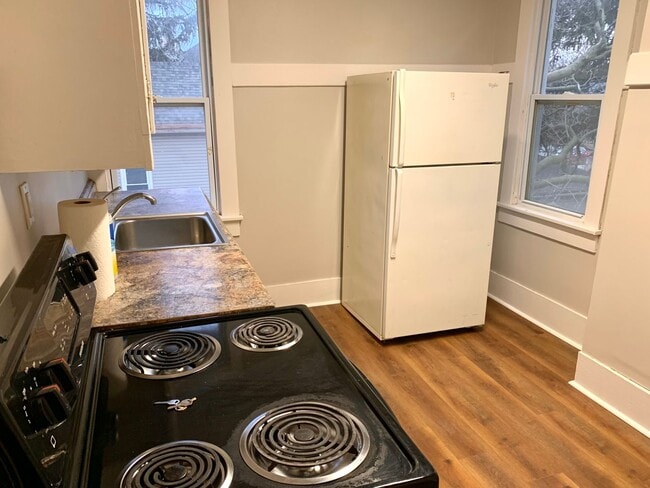 Photo - 385 E Perry St Unit 2