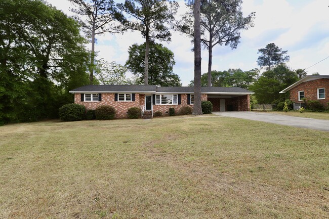 1912 Dominion Dr