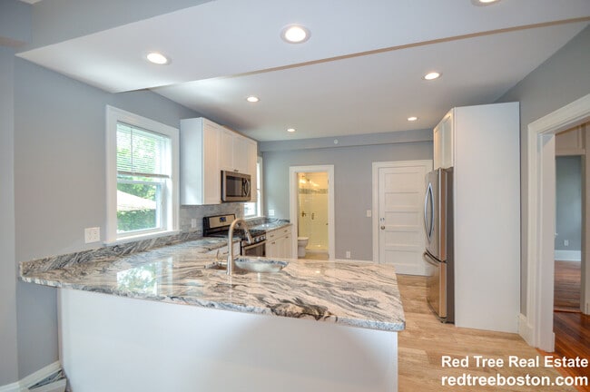 Building Photo - 6 South St