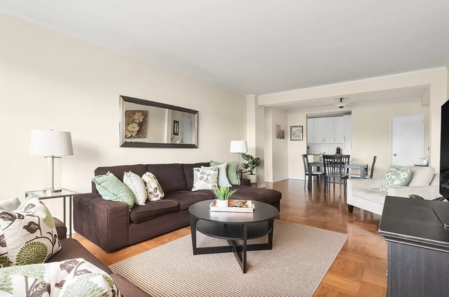 Photo - 149 E 29th St