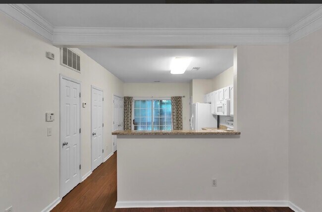 Photo - 203 Twin Tree Dr