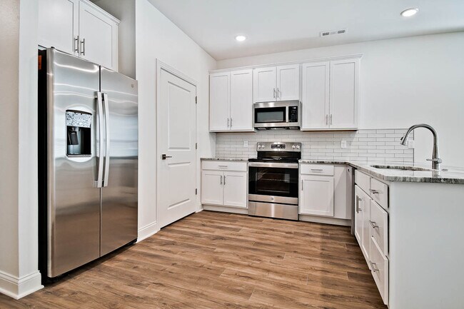 Photo - 361 Turnberry Ct