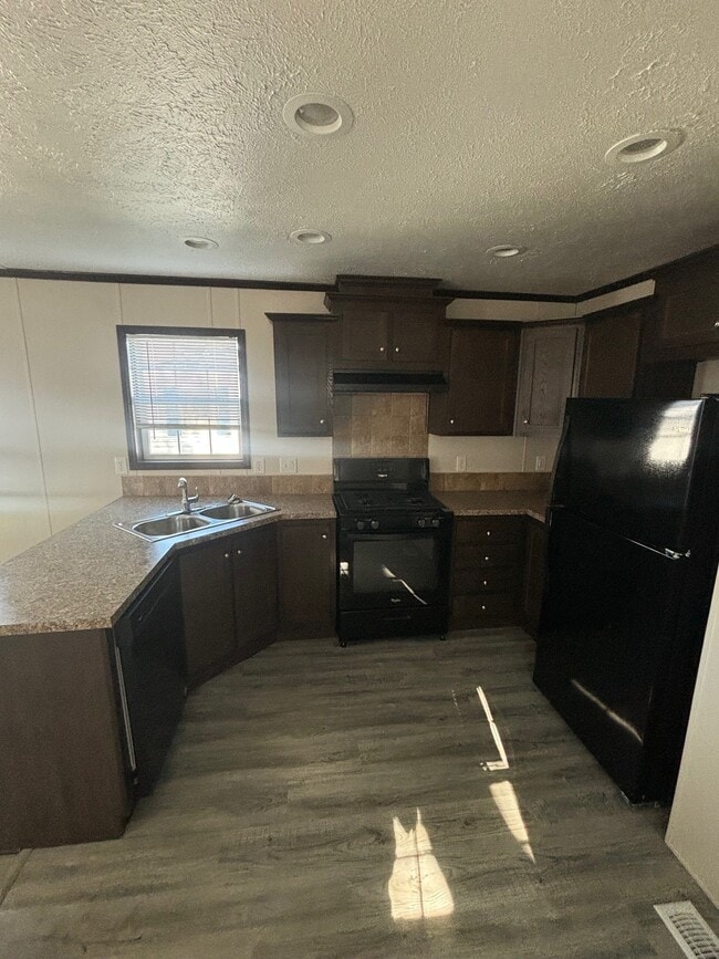 Photo - 831 N Pontiac Trail