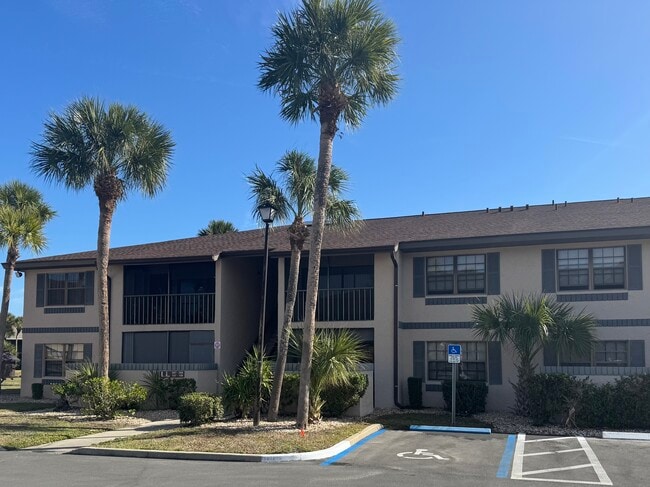 Building Photo - 19505 Quesada Ave Unit LL206