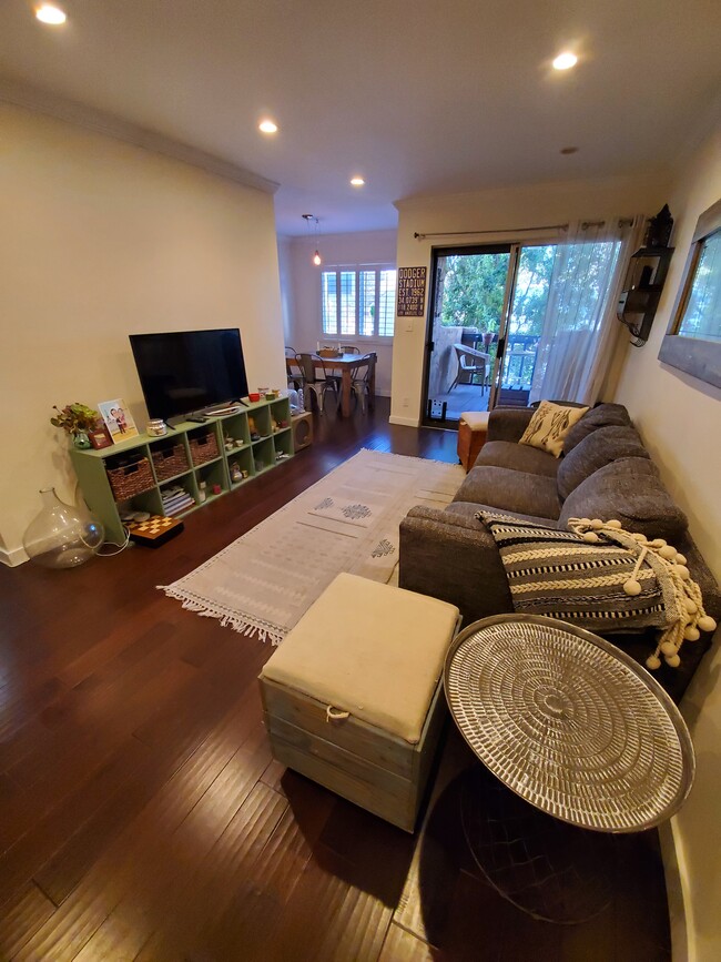 Living Room - 355 S Madison Ave Condominio Unidad 212