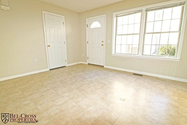 Photo - 2 Bedroom, 2.5 Bath Townhome Near Med Center - Available 07/04/2026