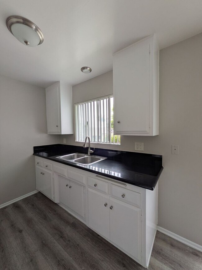 Photo - 372 Freeman Ave