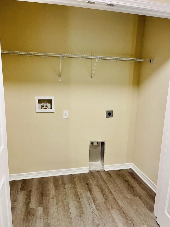 Photo - 804 Carlton St