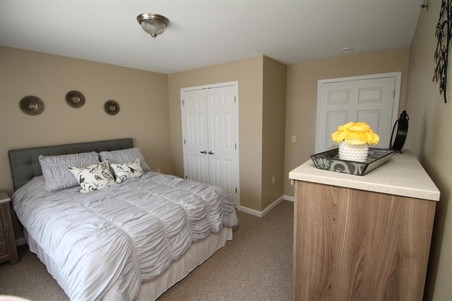 Photo - Fayebrooke on Maple