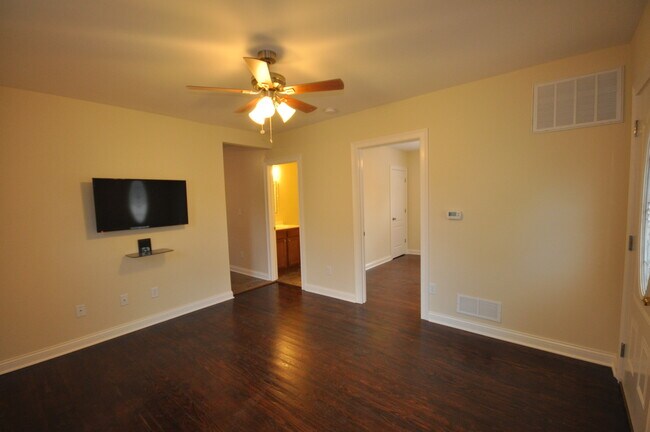 Photo - 628 Addison Ave Unit Real Quiet