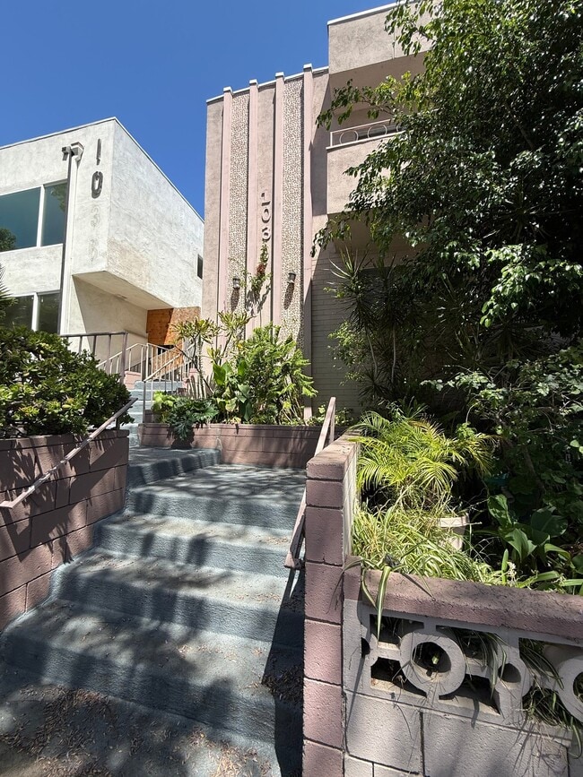 Photo - 1030 N Edinburgh Ave Unidad 6