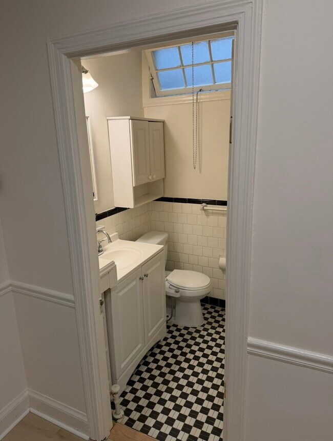 Bathroom - 4836 Reservoir Rd NW Unit 2