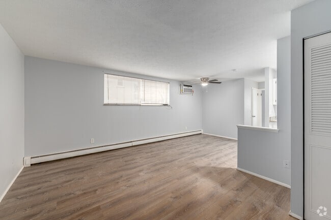 Unit 4 - 625SF - Living Room