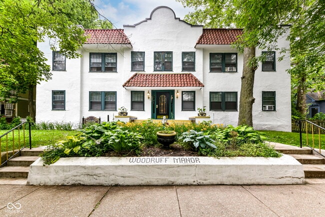 Building Photo - 590 Woodruff Pl W Dr