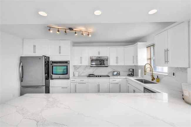 Photo - 2750 NE 183rd St Unidad 2202