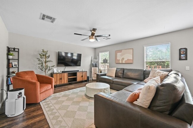 Photo - 1414 Strickland Dr