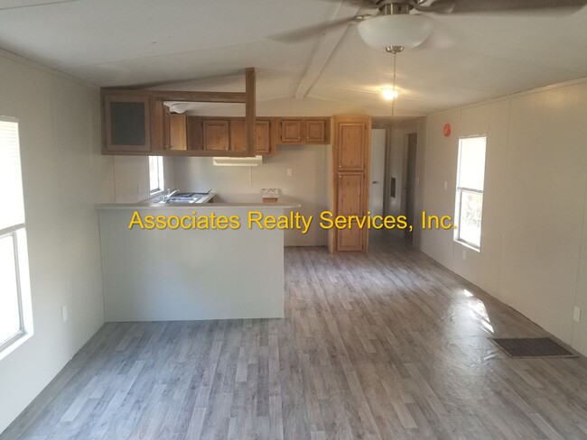 Photo - Remodeled single wide in Lake Butler!  LOO... House