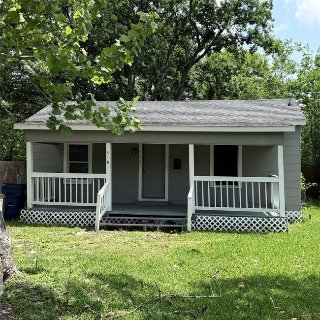 Building Photo - 516 Hurst Pl