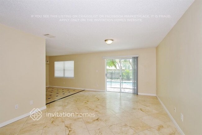 Photo - 9 N Aurora Dr