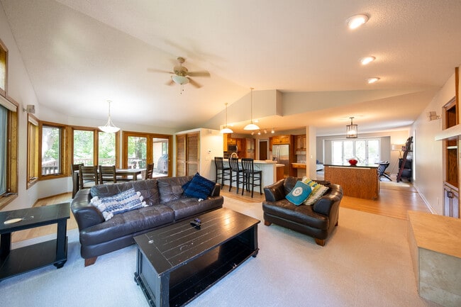 Photo - 3521 Widgeon Way