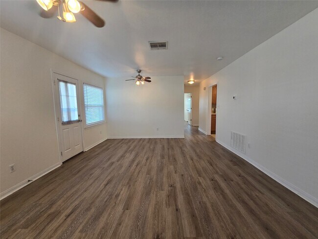 Photo - 107 Tarpon Ave