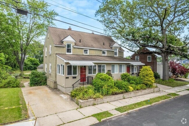 Building Photo - 3 Perry Ave Rental