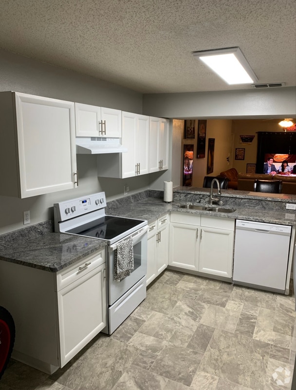 Building Photo - 7802 Hardwick Dr Unit APT 1127