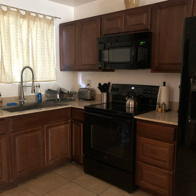 Photo - 2611 N Winstel Blvd Unidad 2612