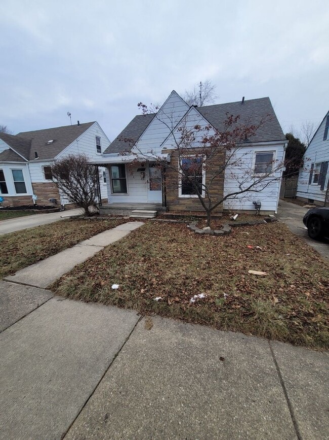 3 Bedroom 1 Bath Home in Eastpointe - 3 Bedroom 1 Bath Home in Eastpointe