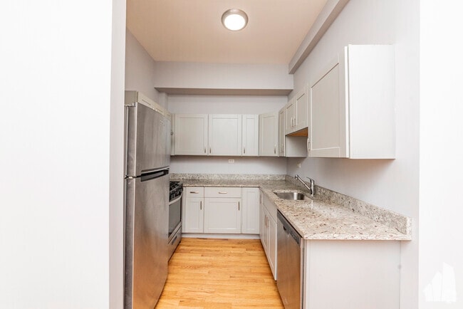 Building Photo - 318 Lake St Rental