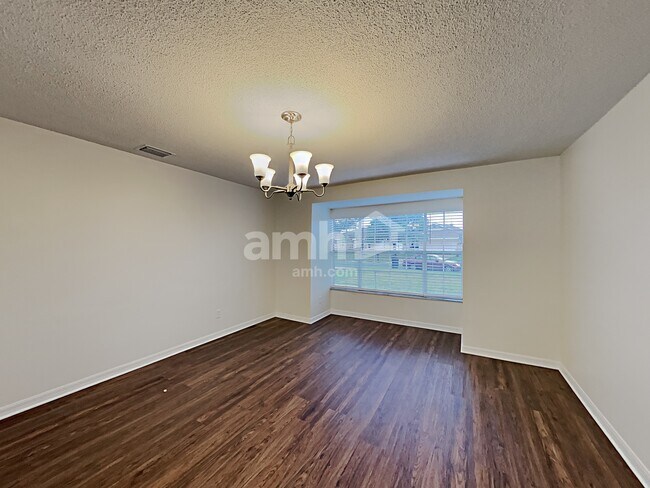 Photo - 105 Green Cove Ct